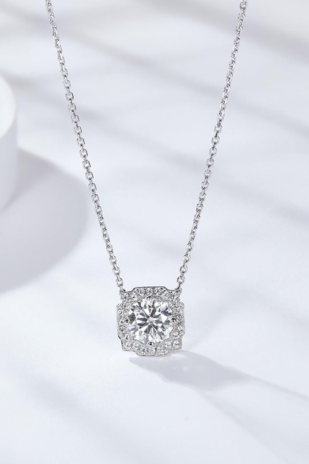 Beautify Flower Pendant Moissanite Necklace Womens - MXSTUDIO.COM