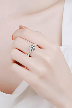 Classic Round Cut 2 Carat Moissanite Ring - MXSTUDIO.COM