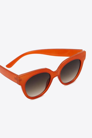 Deep Red Frame Round Polycarbonate Sunglasses - MXSTUDIO.COM
