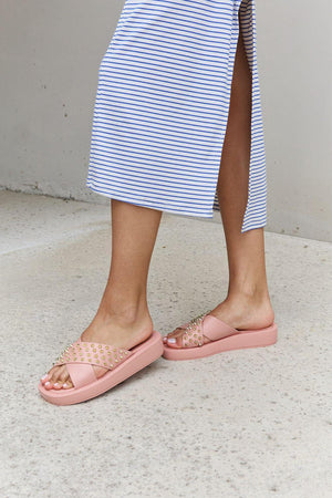 Forever Link Open Toe Studded Blush Cross Strap Sandals - MXSTUDIO.COM