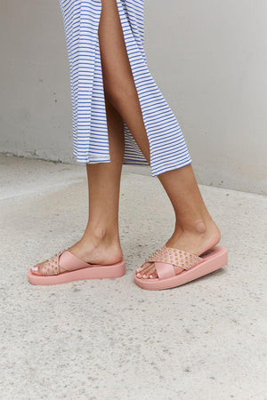 Forever Link Open Toe Studded Blush Cross Strap Sandals - MXSTUDIO.COM