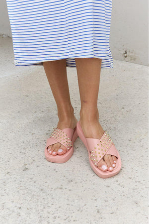 Forever Link Open Toe Studded Blush Cross Strap Sandals - MXSTUDIO.COM