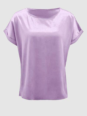a women's t - shirt with short sleeves