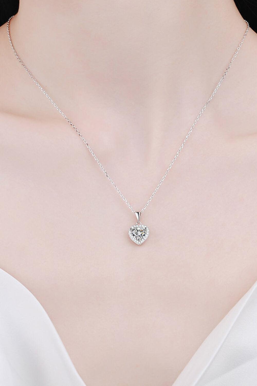 Heart-Shaped Encrusted 1 Carat Moissanite Necklace Womens - MXSTUDIO.COM