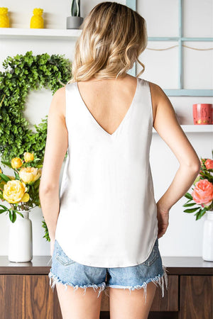 Irresistible Curved Hem V Neck Tank Top - MXSTUDIO.COM