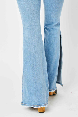 a woman wearing a pair of blue jeans