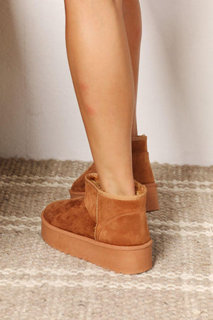 Legend Women's Camel Ugg Platform Mini Boots - MXSTUDIO.COM