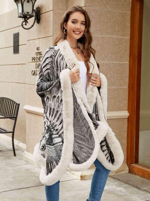 Luxurious Feel Open Front Faux Fur Trim Poncho - MXSTUDIO.COM