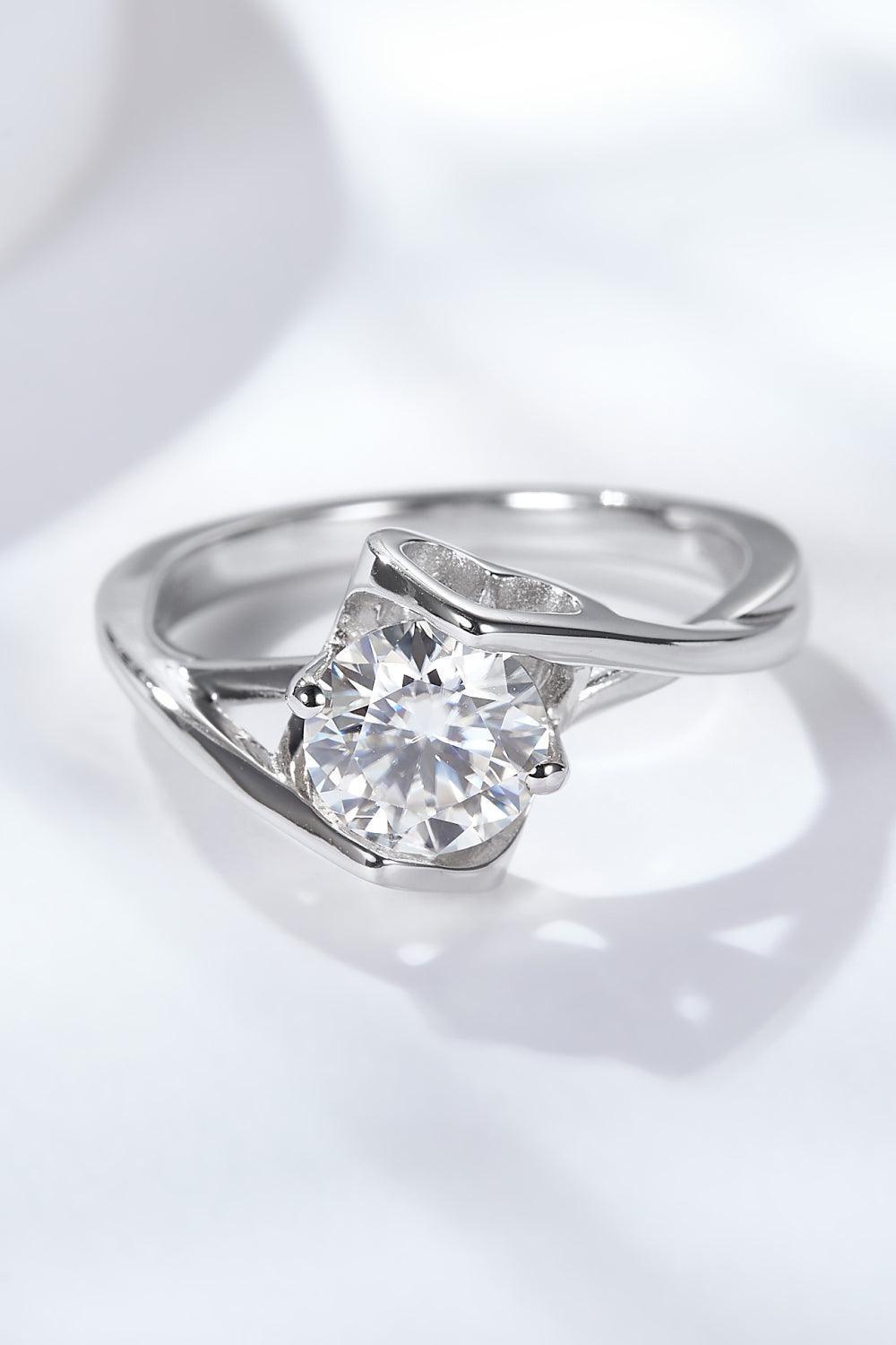 Meet Elegance Platinum-Plated 1 Carat Moissanite Ring - MXSTUDIO.COM