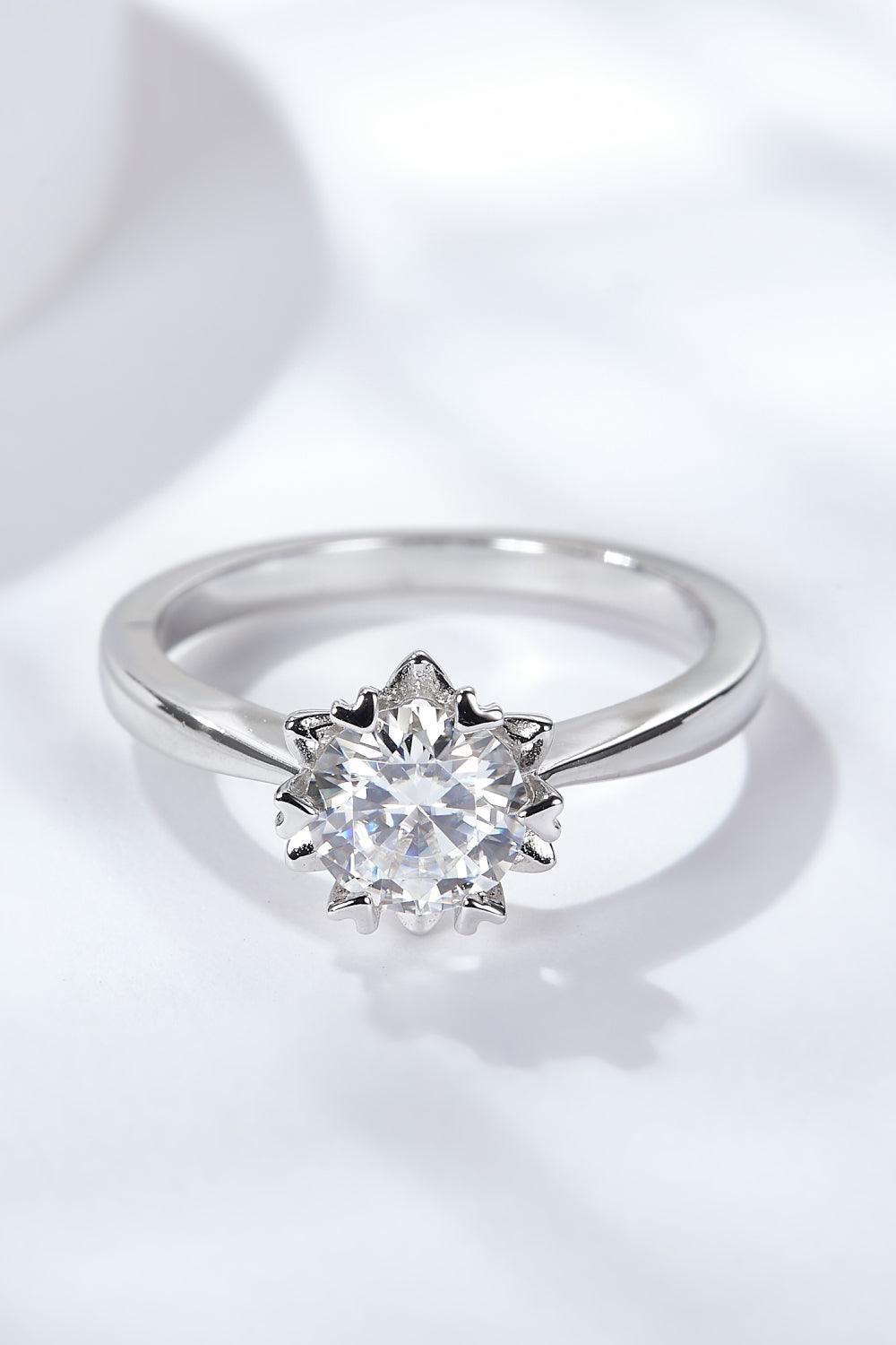 Minimalist 0.5 Carat Moissanite Ring Platinum-Plated - MXSTUDIO.COM