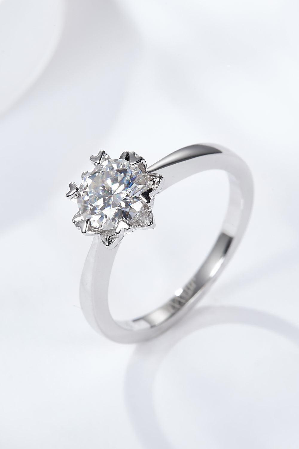 Minimalist 0.5 Carat Moissanite Ring Platinum-Plated - MXSTUDIO.COM