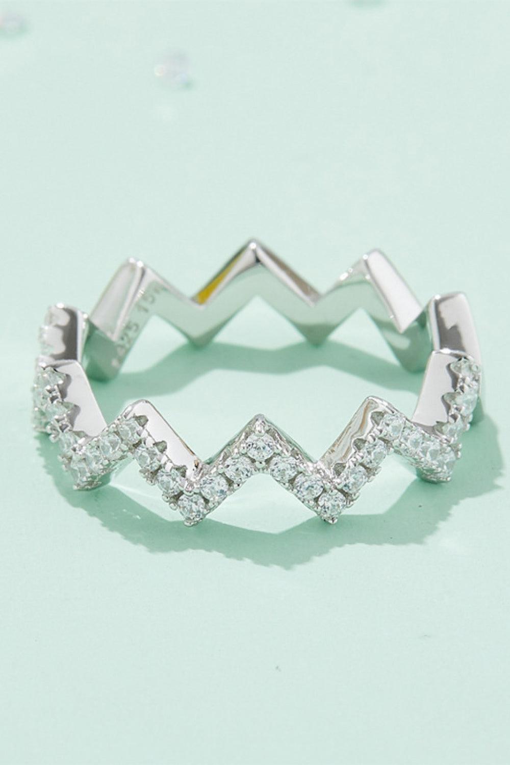 Minimalist Moissanite Wavy Band Platinum-Plated Ring - MXSTUDIO.COM