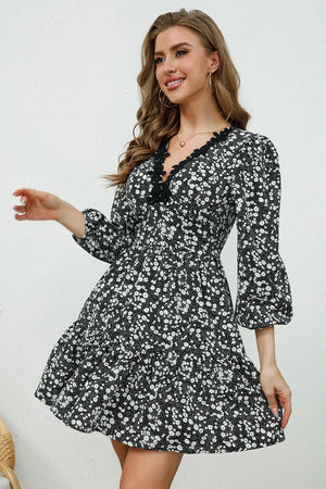 Perfect And Fab Three-Quarter Sleeve V Neck Floral Dress - MXSTUDIO.COM