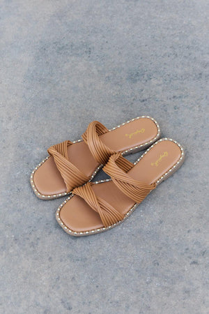 Qupid Twisted Double Strap Womens Flat Sandals - MXSTUDIO.COM