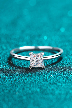 Sensational Sterling Silver Moissanite Solitaire Ring - MXSTUDIO.COM