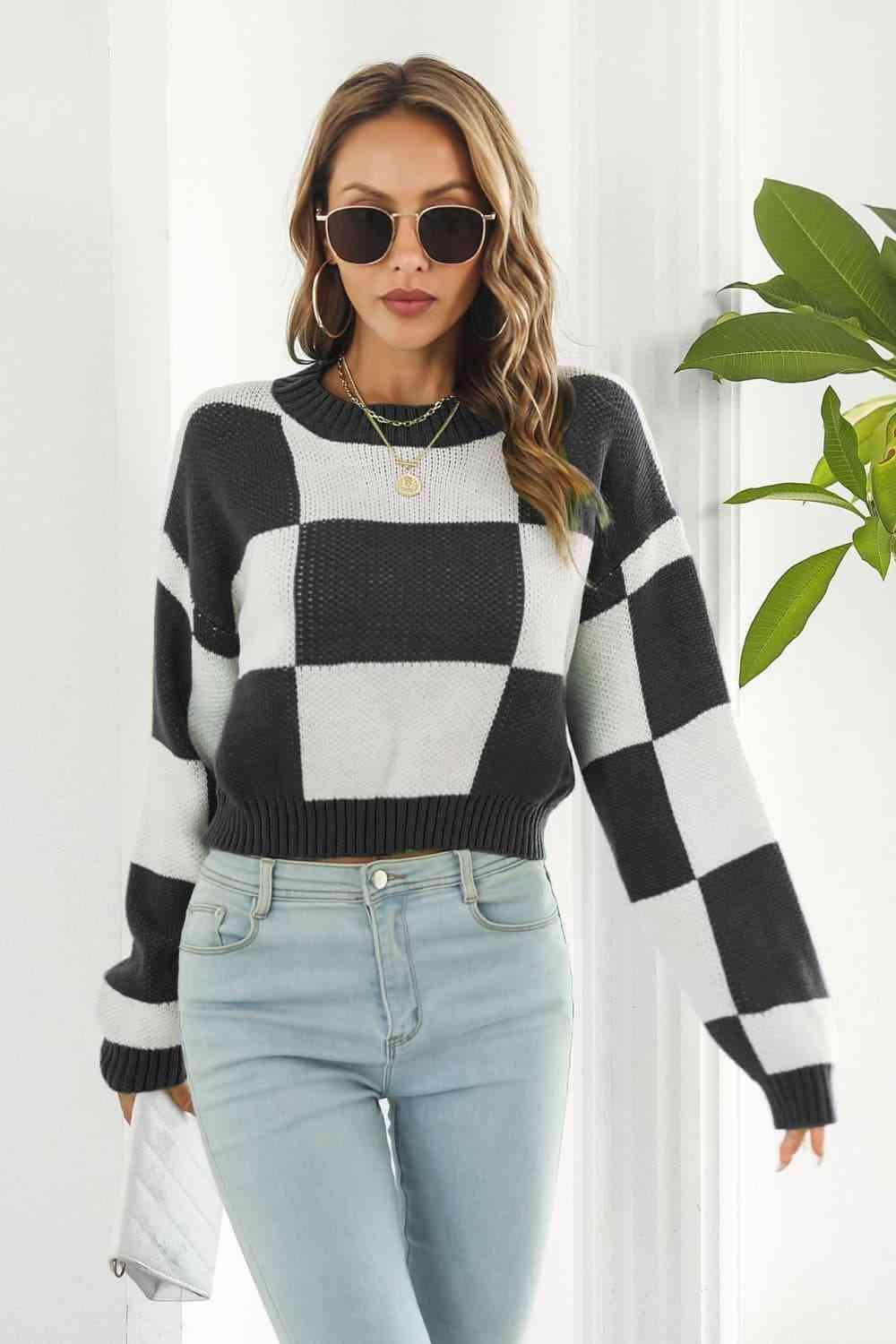 Stylishly Comfy Cropped Color Block Sweater - MXSTUDIO.COM