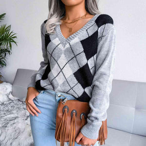 Timeless Choice V-Neck Argyle Sweater-MXSTUDIO.COM