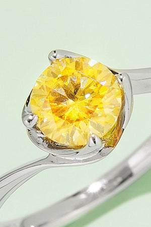 Vibrant Round Solitaire 1 Carat Moissanite Ring - MXSTUDIO.COM