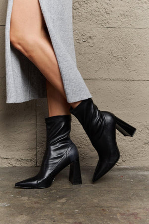 Weeboo Effortlessly Fashion Block Heel Sock Boots - MXSTUDIO.COM