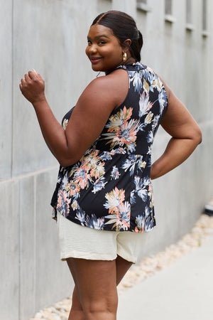 Flattering Plus Size Sleeveless Floral Halter Top - MXSTUDIO.COM