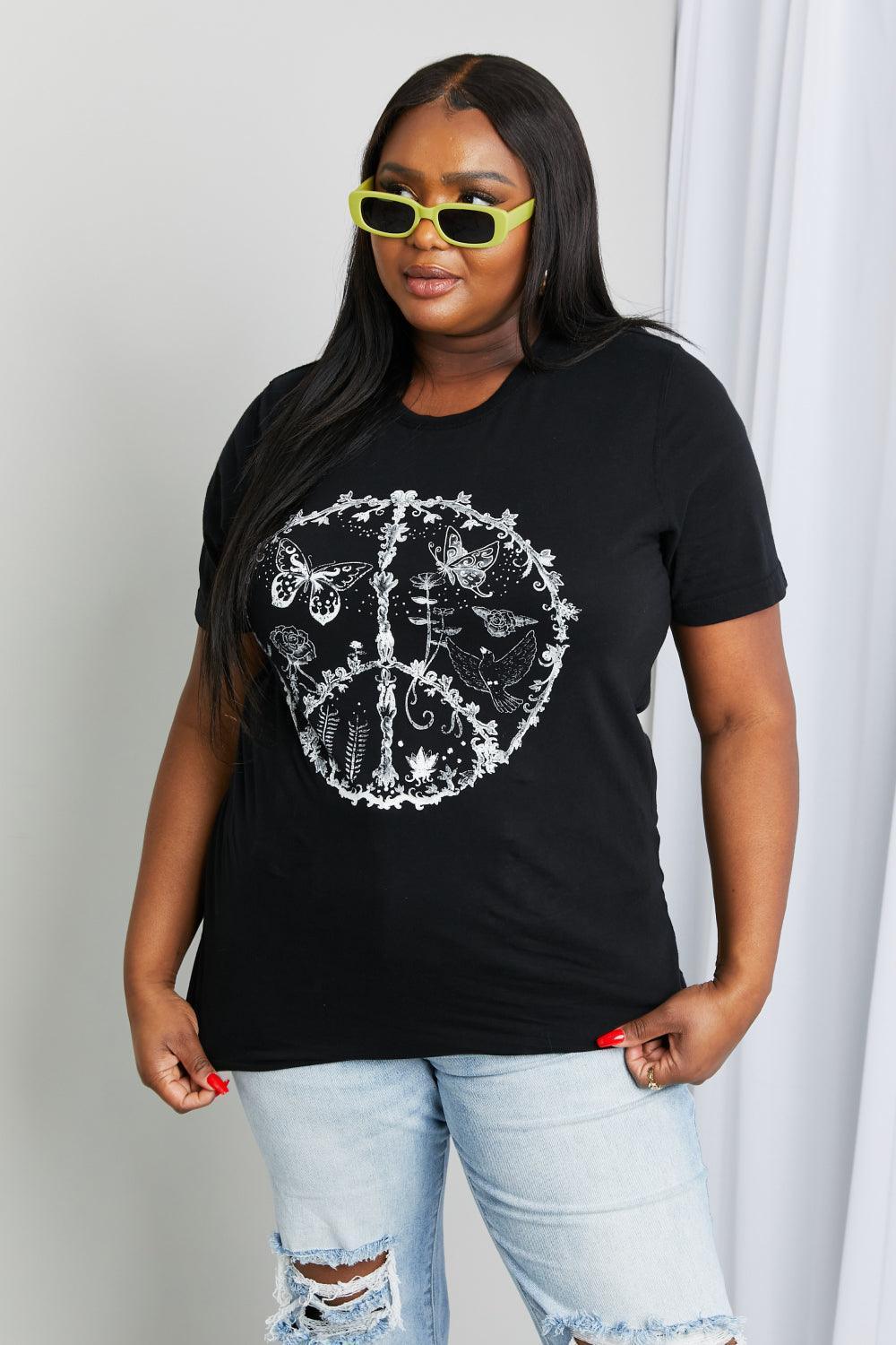Plus Size Butterfly Beauty Graphic T-Shirt - MXSTUDIO.COM