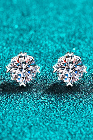 0.6 Carat Minimalist Moissanite Stud Earrings - MXSTUDIO.COM