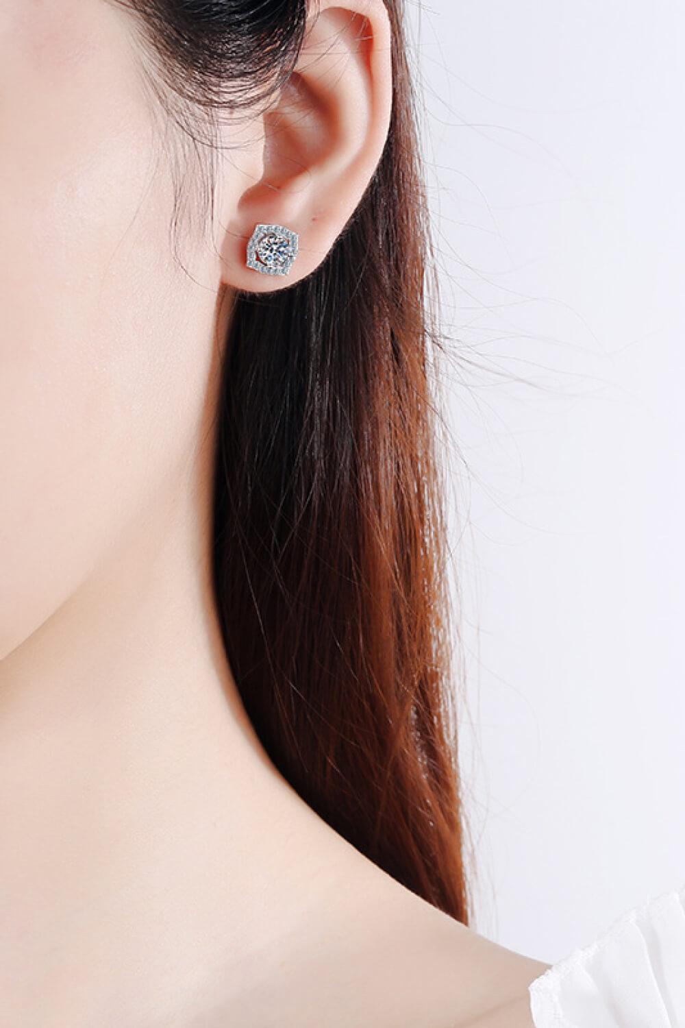 1 Carat Moissanite Geometric Stud Earrings - MXSTUDIO.COM