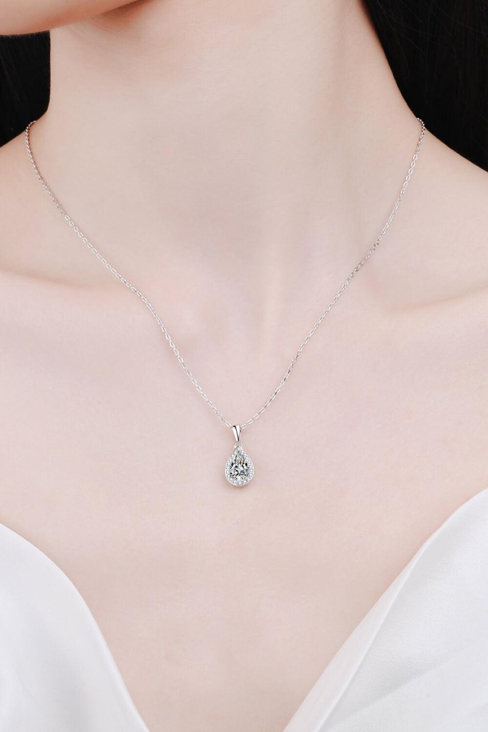 1 Carat Moissanite Teardrop Pendant Necklace - MXSTUDIO.COM