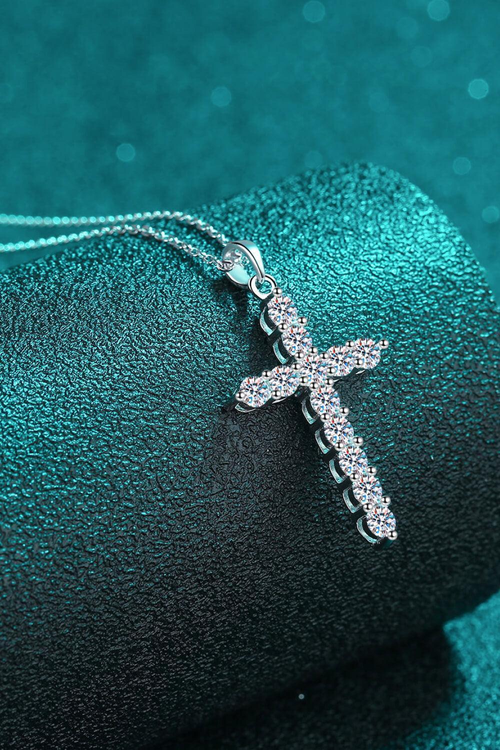 3.6 Carat Moissanite Cross Pendant Necklace - MXSTUDIO.COM