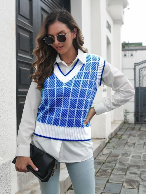 Aide On A Chilly Day V-Neck Knit Plaid Sweater Vest-MXSTUDIO.COM