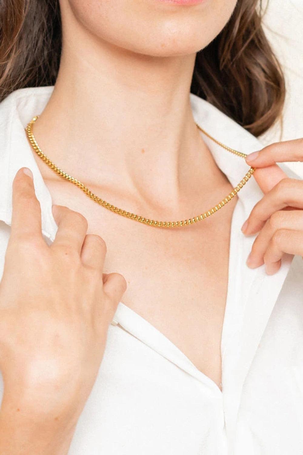 Alluring Presence 18K Gold Plated Curb Chain Necklace - MXSTUDIO.COM