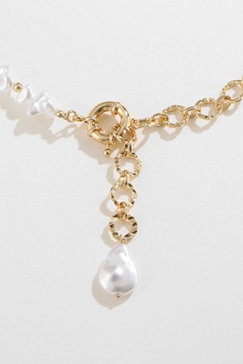 Attention Grabber Freshwater Pearl Necklace - MXSTUDIO.COM