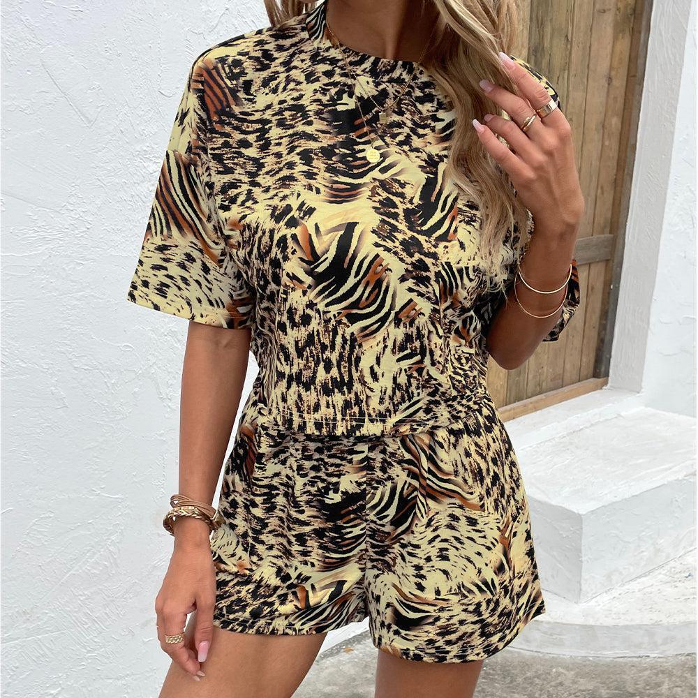 Bold Printed Half Sleeve Top and Shorts Set - MXSTUDIO.COM