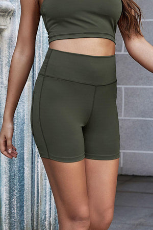 Buttoned-Up Exposed Seam Yoga Short - MXSTUDIO.COM