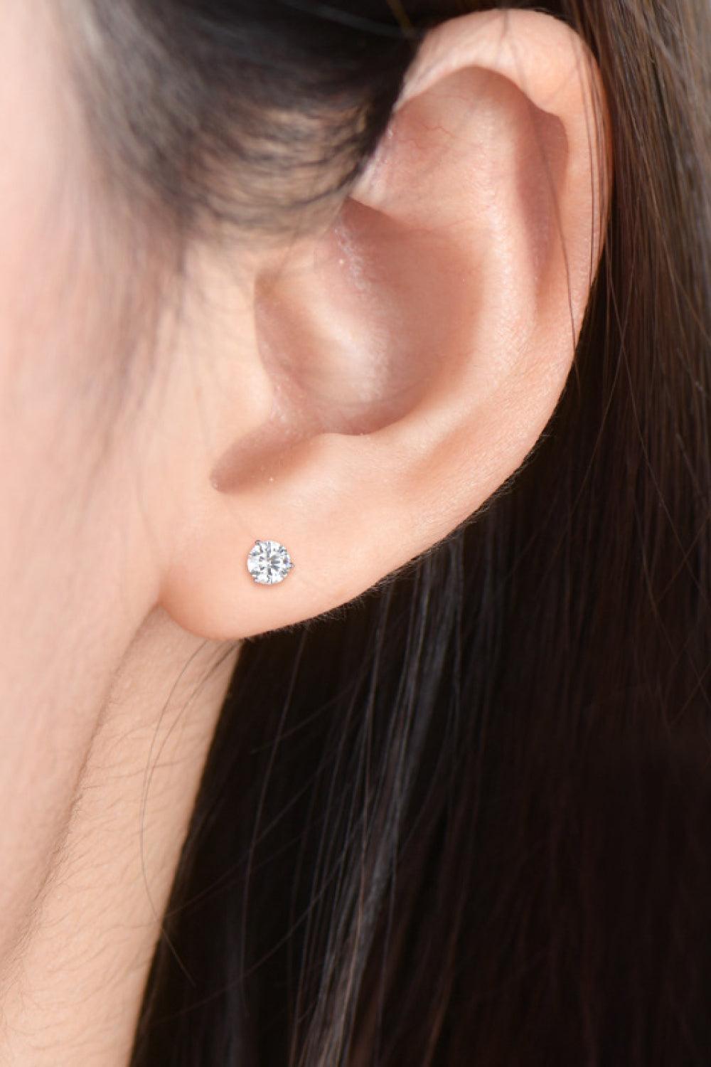 Captivating 925 Sterling Silver Moissanite Stud Earrings - MXSTUDIO.COM