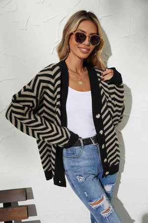 Casual Warmth Button-Down Chevron Cardigan - MXSTUDIO.COM