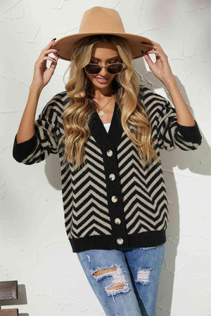 Casual Warmth Button-Down Chevron Cardigan - MXSTUDIO.COM