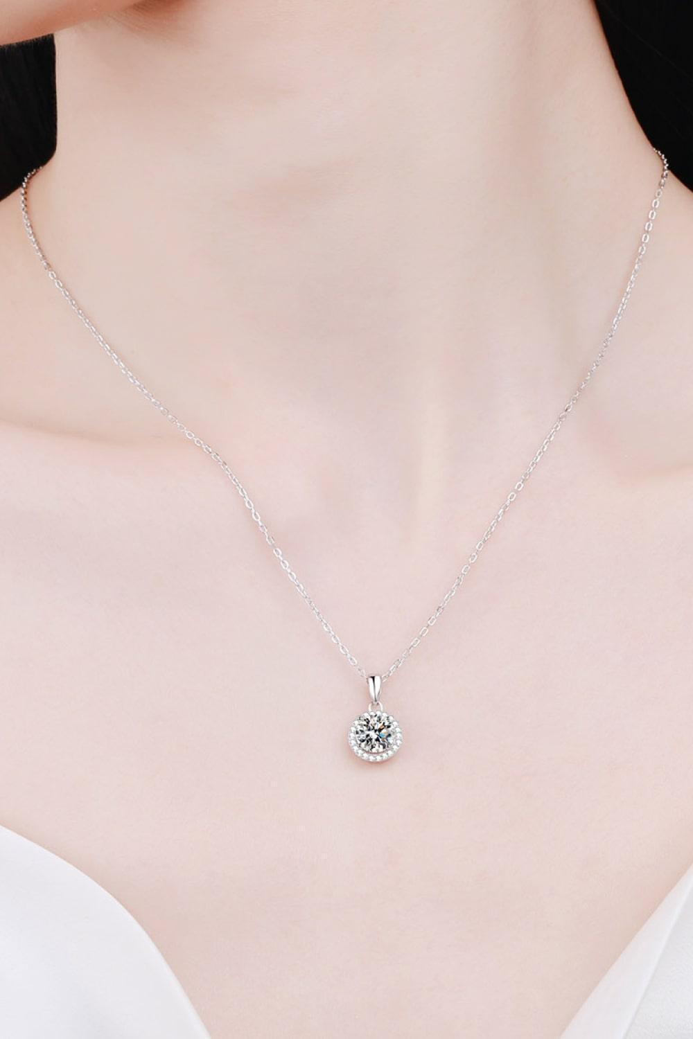 Charming 1 Carat Moissanite Round Pendant Necklace - MXSTUDIO.COM