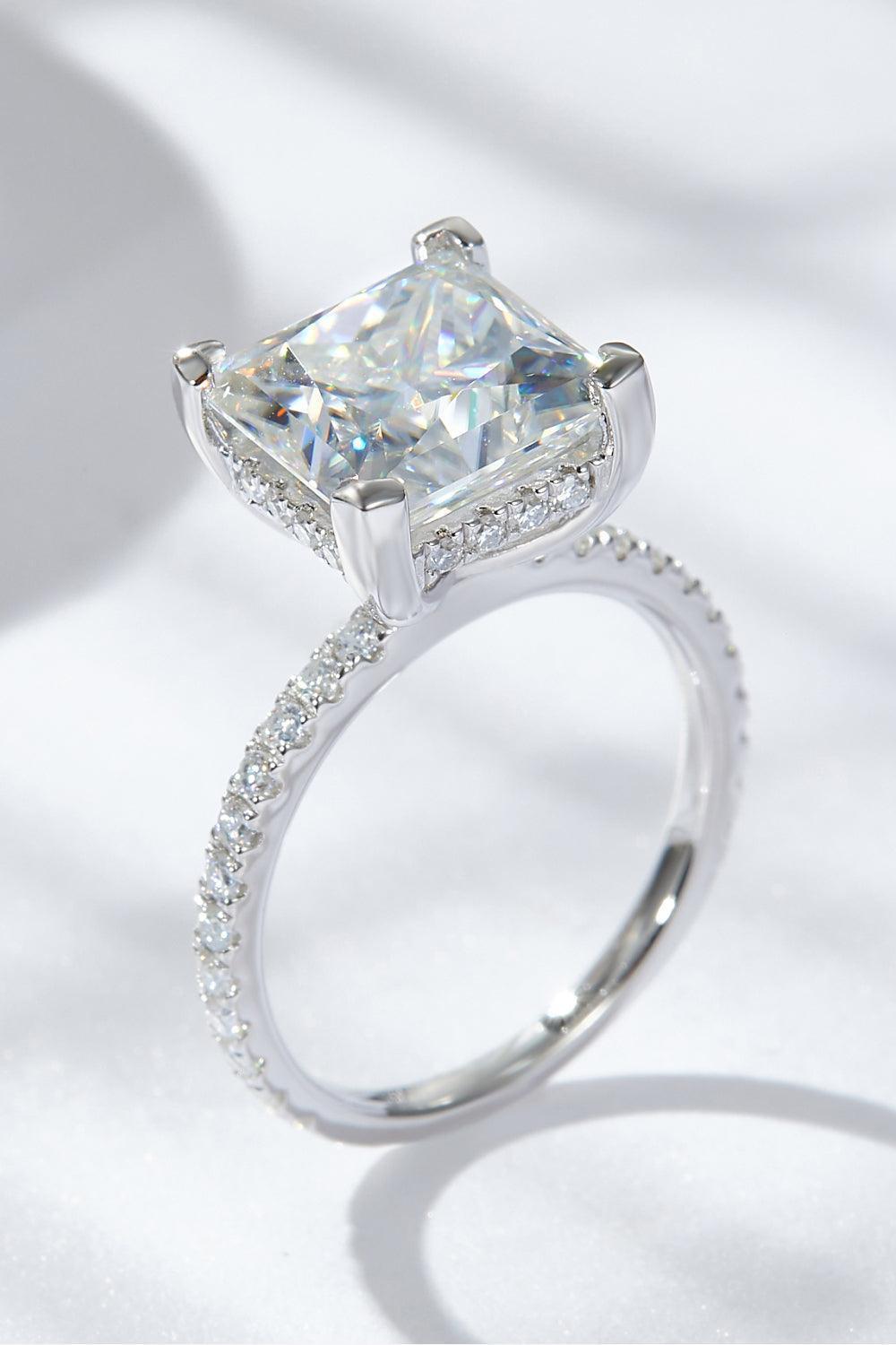 Chic Kiss Platinum-Plated 5 Carat Moissanite Ring - MXSTUDIO.COM