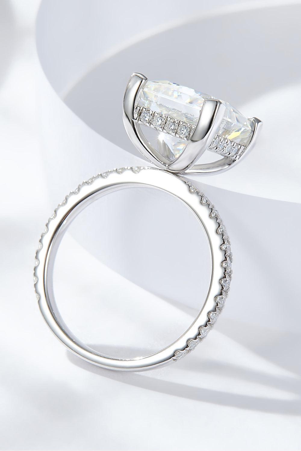 Chic Kiss Platinum-Plated 5 Carat Moissanite Ring - MXSTUDIO.COM