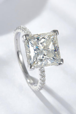 Chic Kiss Platinum-Plated 5 Carat Moissanite Ring - MXSTUDIO.COM