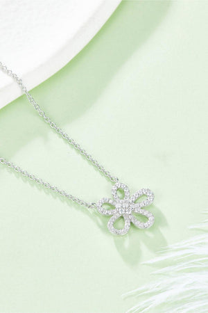 Delightful Flower Shape Pendant Moissanite Necklace - MXSTUDIO.COM