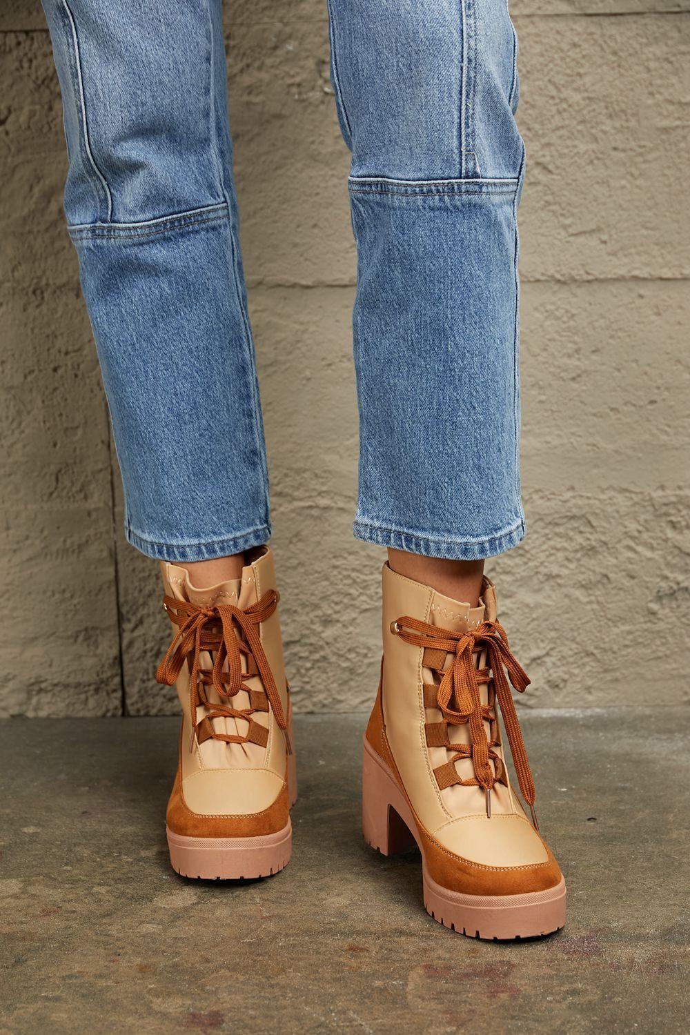 East Lion Color Block Lug Women's Lace Up Booties - MXSTUDIO.COM