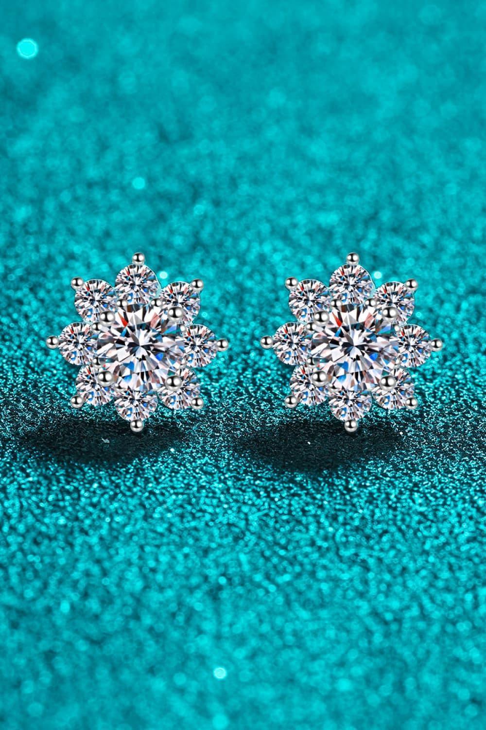 Eight Leaf Sterling Silver 1 Carat Moissanite Stud Earrings - MXSTUDIO.COM