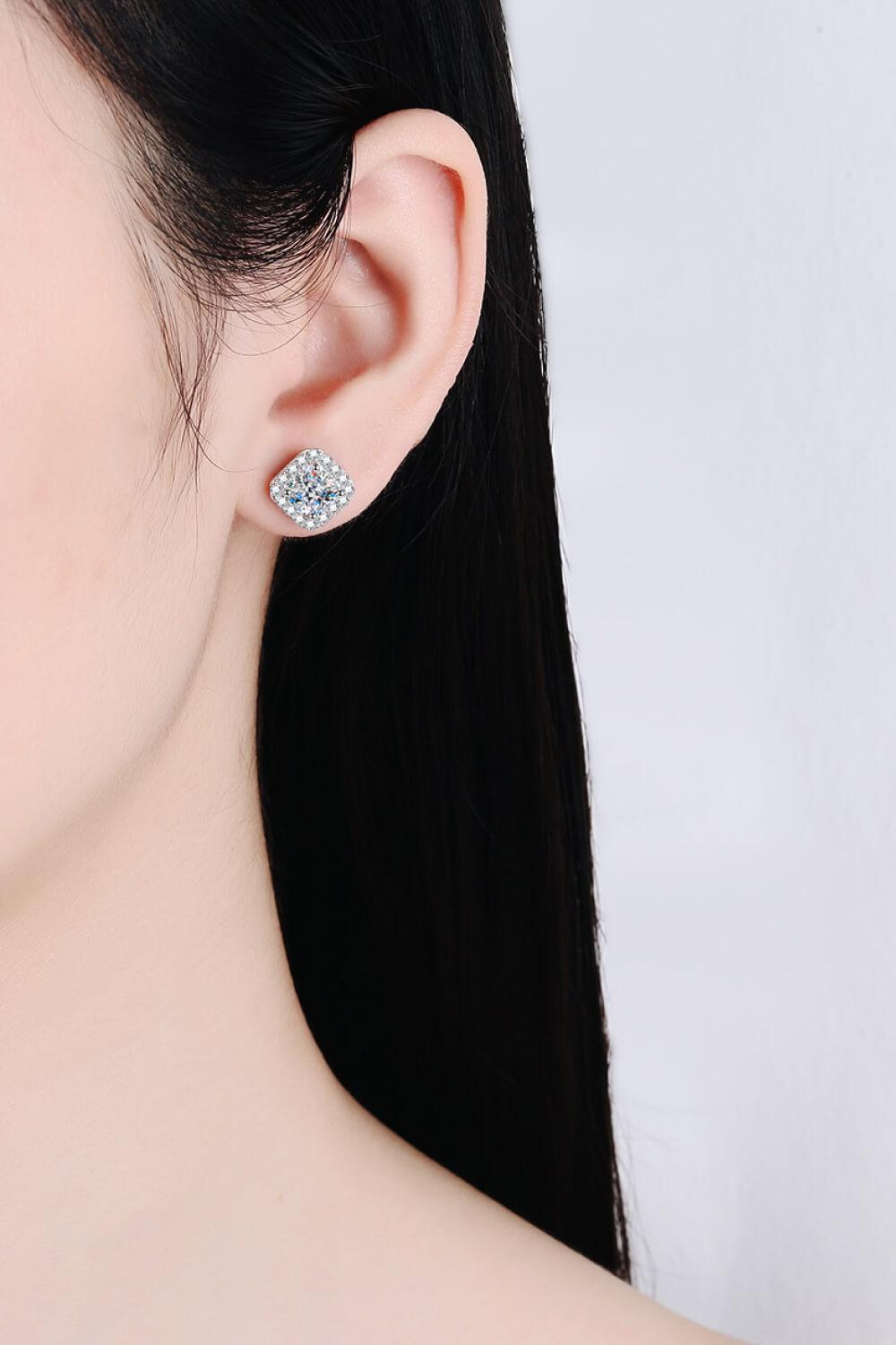 Elegant 2 Carat Moissanite Square Stud Earrings - MXSTUDIO.COM