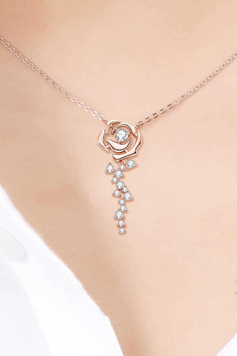 Enchanting Flower Pendant Moissanite Necklace - MXSTUDIO.COM