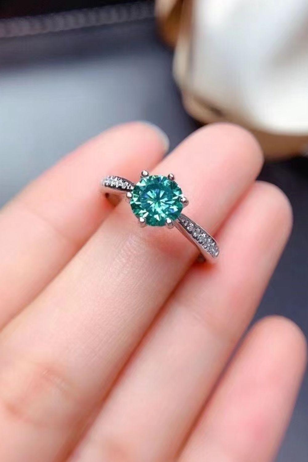 Exquisite 2 Carat Round Cut Green Moissanite Ring - MXSTUDIO.COM