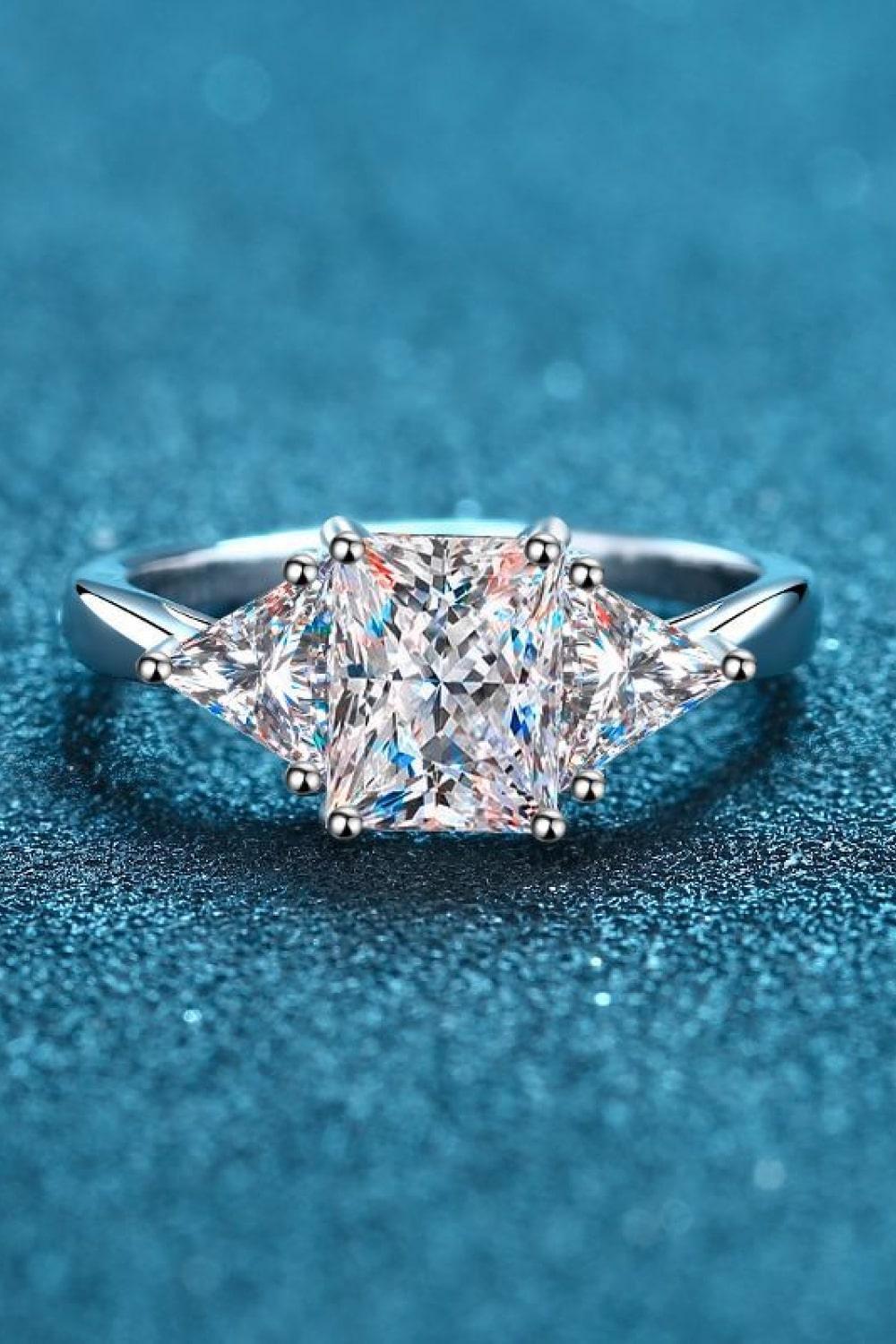 Exquisite 3 Stone Ensemble 3 Carat Moissanite Ring - MXSTUDIO.COM