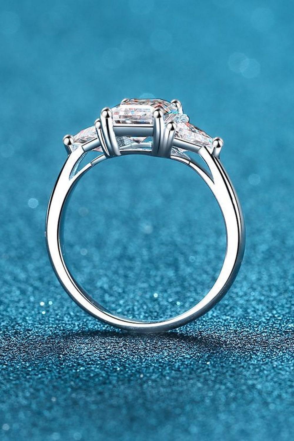 Exquisite 3 Stone Ensemble 3 Carat Moissanite Ring - MXSTUDIO.COM