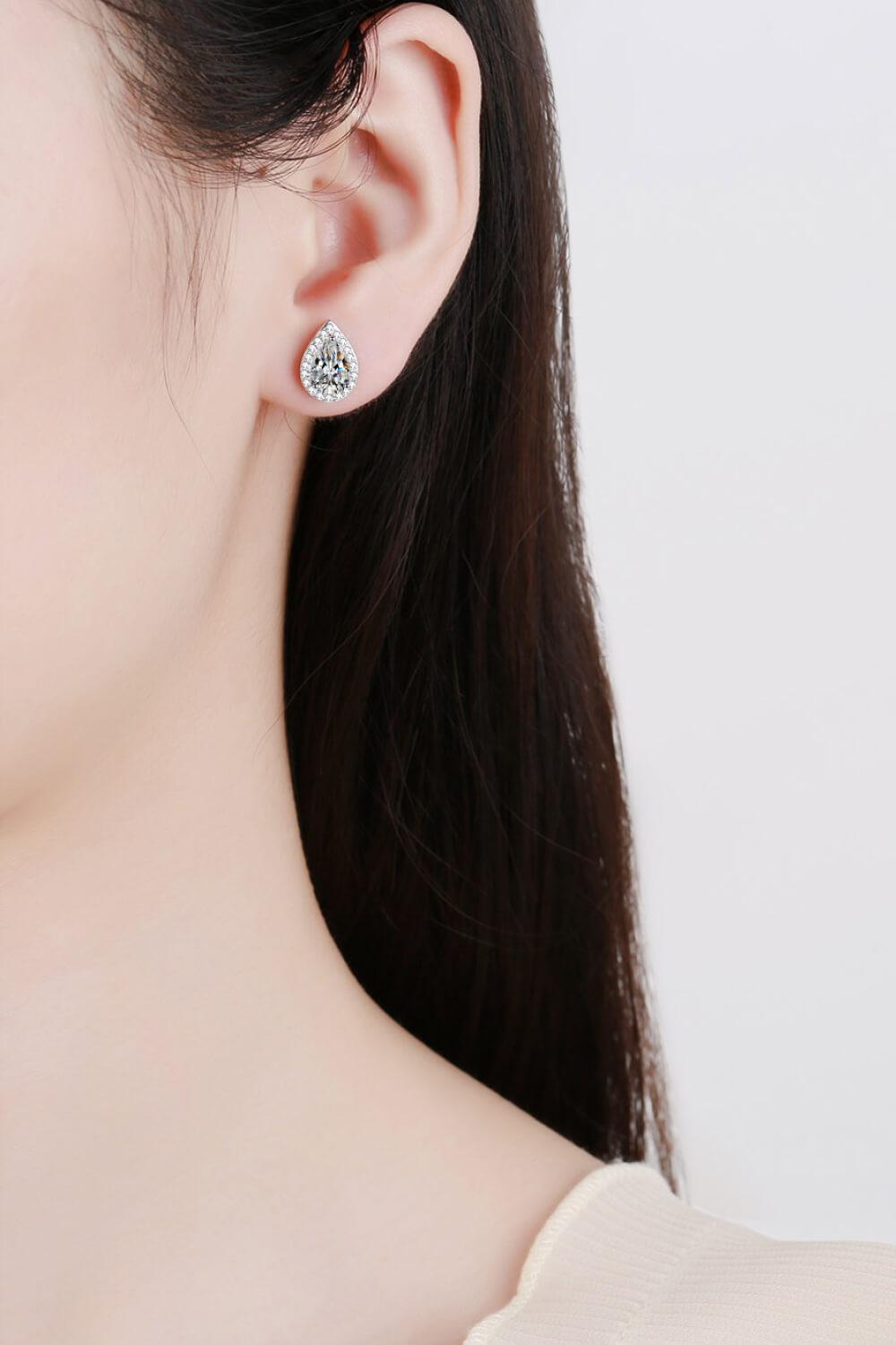Exquisite Teardrop 2 Carat Moissanite Stud Earrings - MXSTUDIO.COM